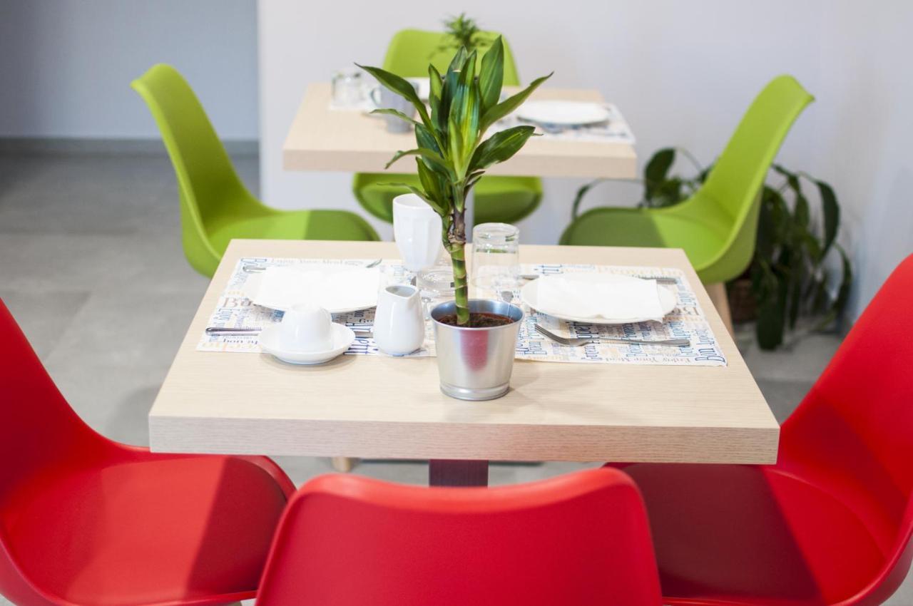 Easyroom Frosinone - Casello Autostradale ภายนอก รูปภาพ