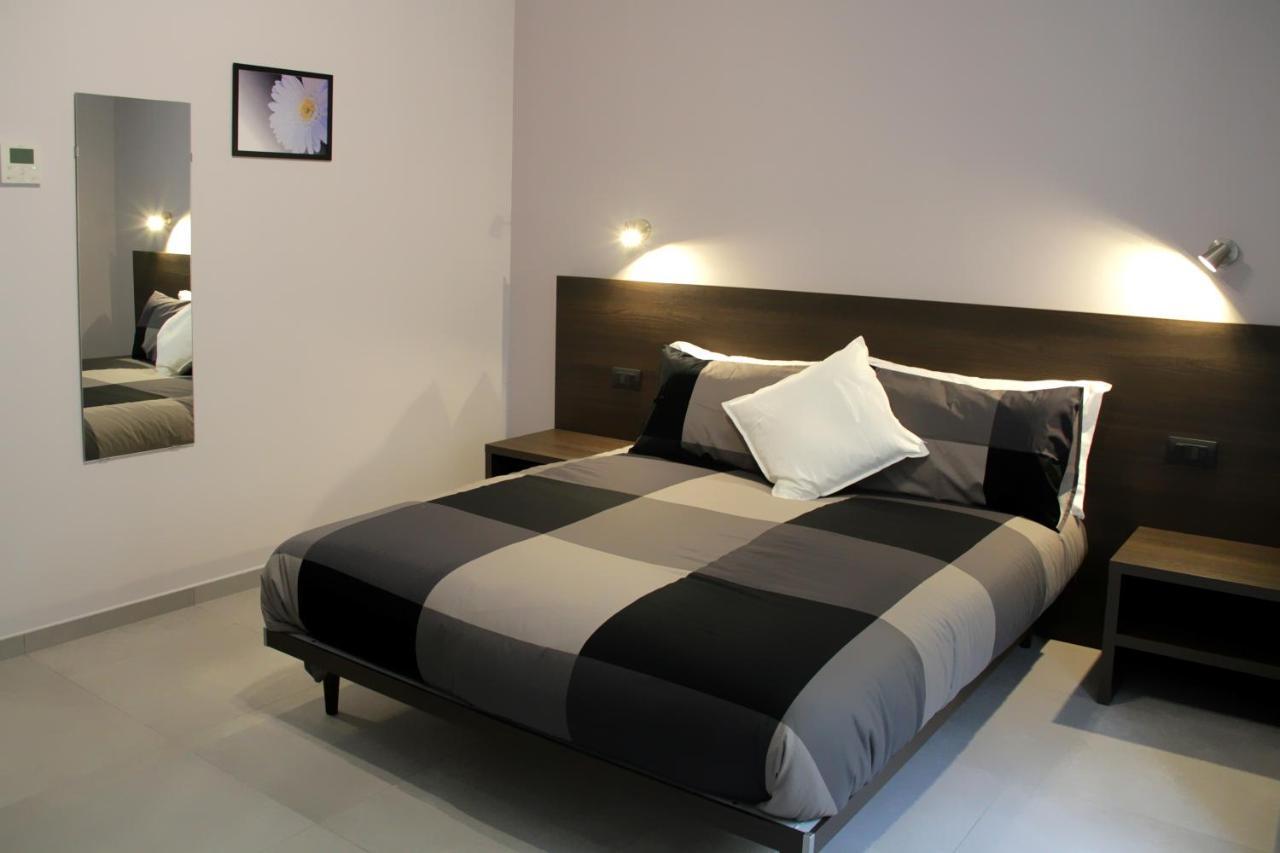 Easyroom Frosinone - Casello Autostradale ภายนอก รูปภาพ