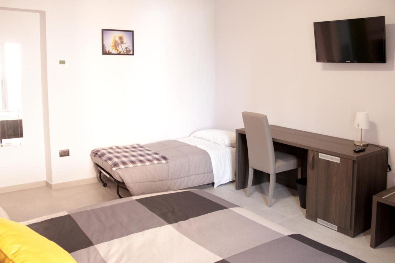 Easyroom Frosinone - Casello Autostradale ภายนอก รูปภาพ