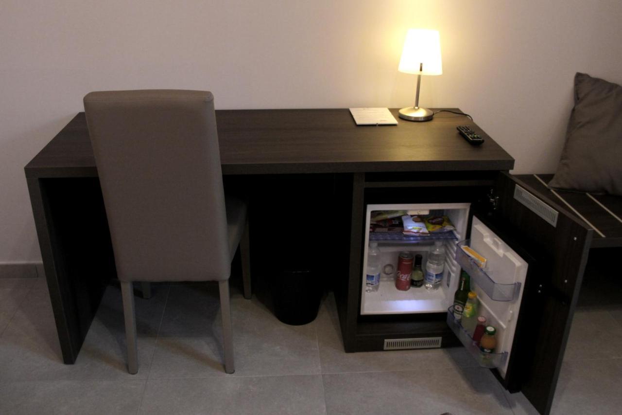 Easyroom Frosinone - Casello Autostradale ภายนอก รูปภาพ