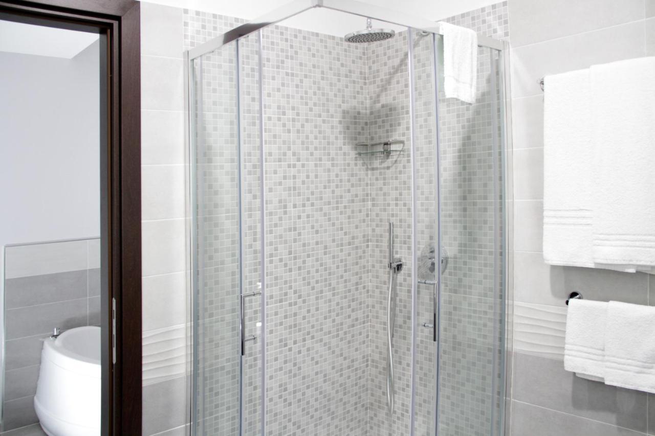 Easyroom Frosinone - Casello Autostradale ภายนอก รูปภาพ